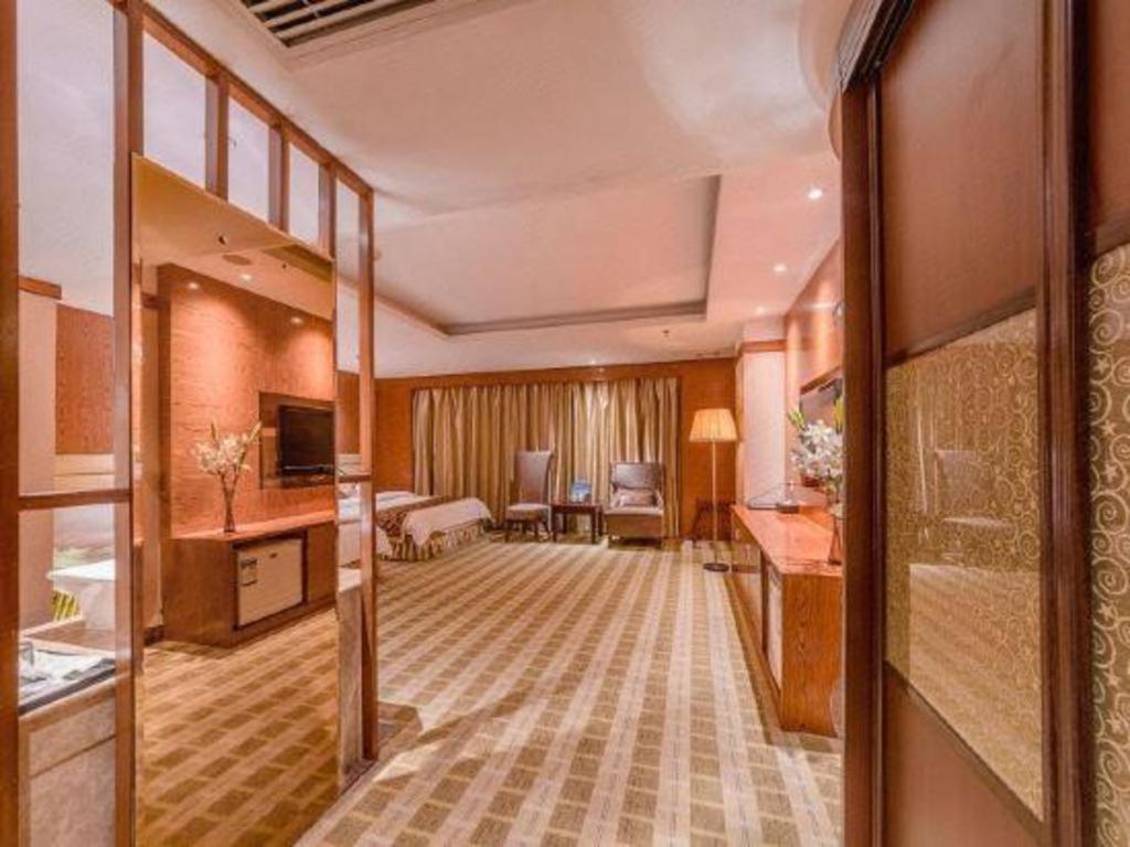 Airport Liwan Hotel Guangzhou Exterior photo